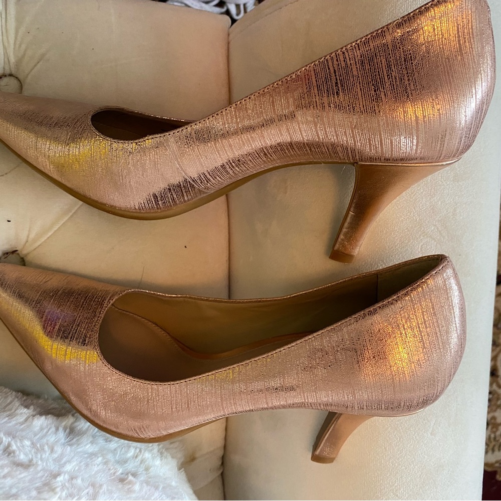 Golden pink